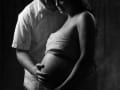 couple-pregnant-blackwhite-dramatic