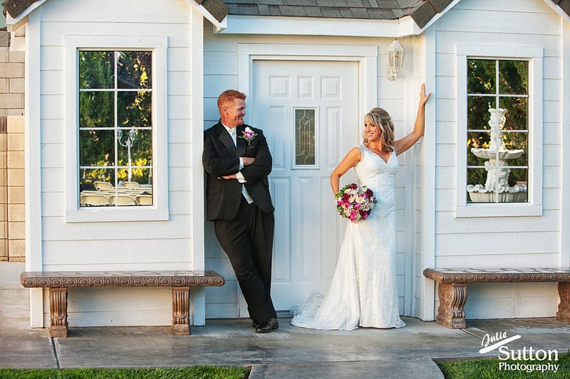 bridal-cottage-bride-groom